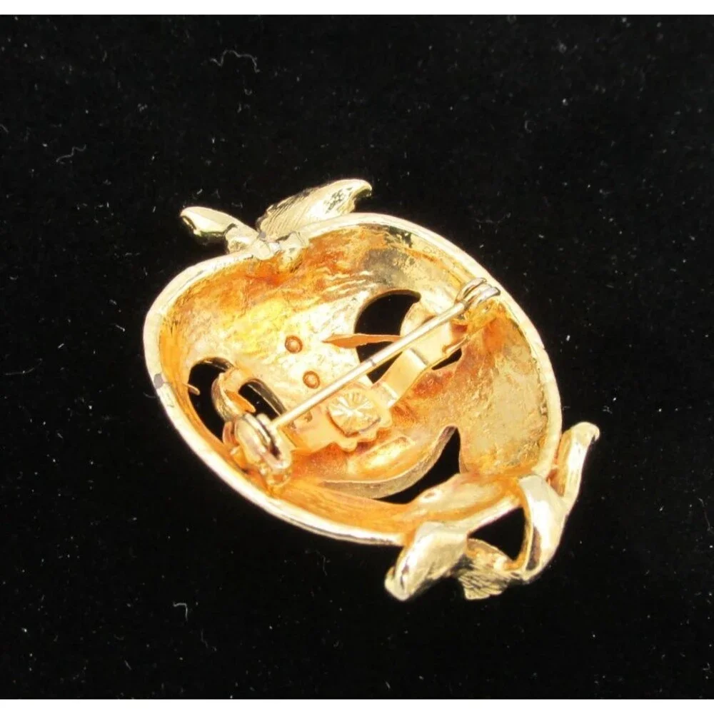 VINTAGE Gold Tone Smiling ANTHROPOMORIC Apple Pin BROOCH HAPPY TEACHER